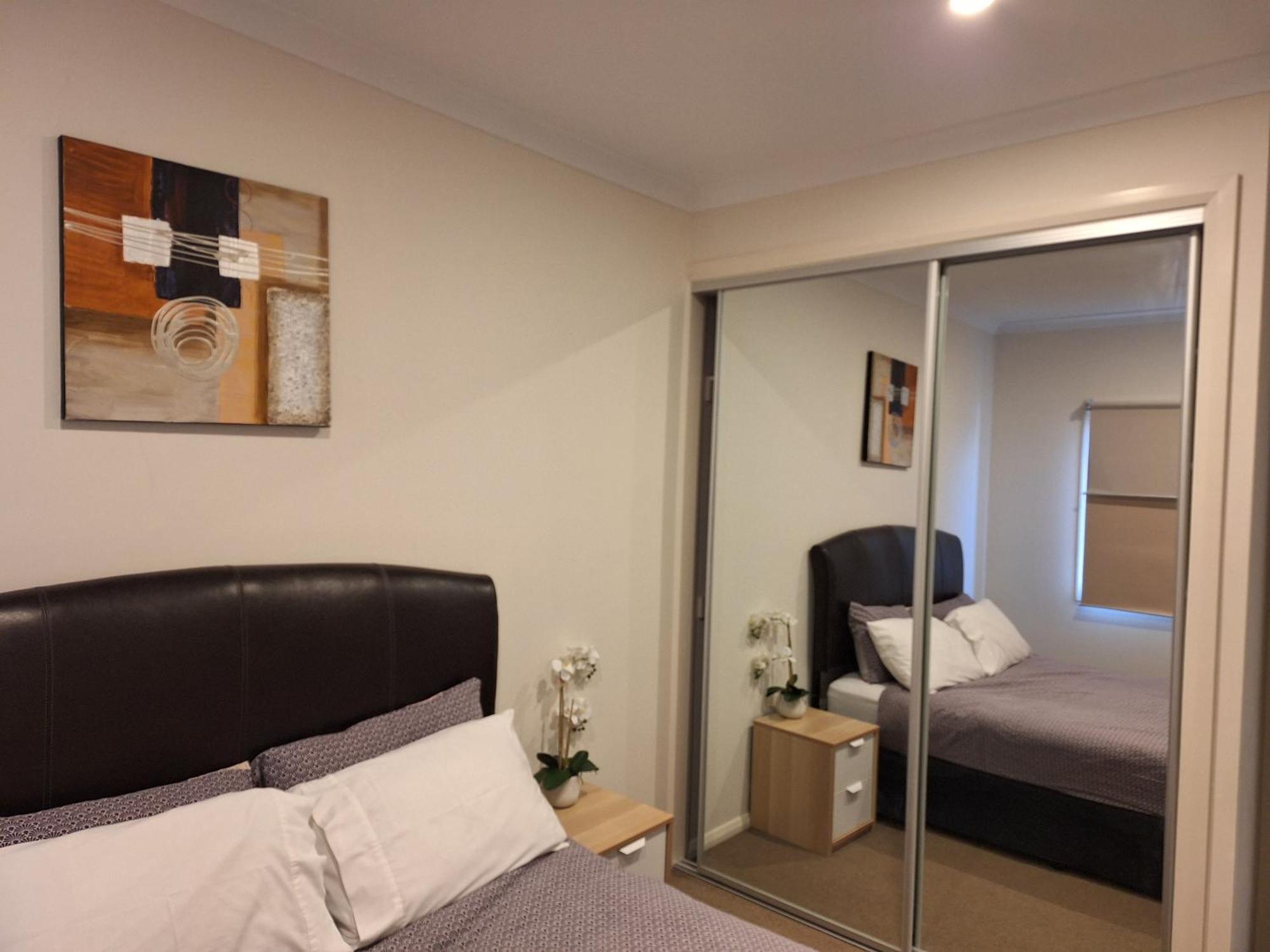 Serene Holiday Home-4 Bedroom Ensuite Home Canberra Buitenkant foto